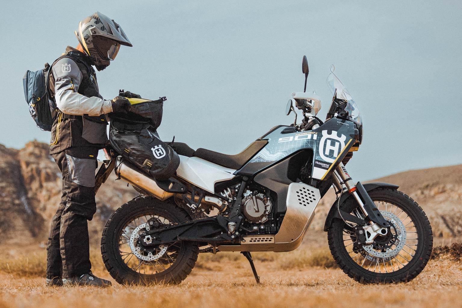 Husqvarna Norden 901 Expedition Primer vistazo Equipo para