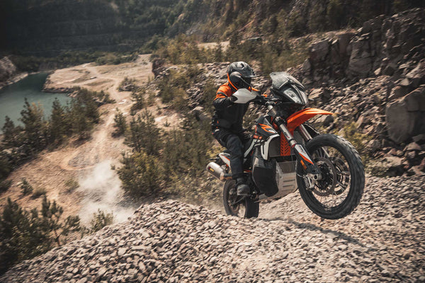 KTM lanza la 890 Adventure R: ¿Una ADV mejor?