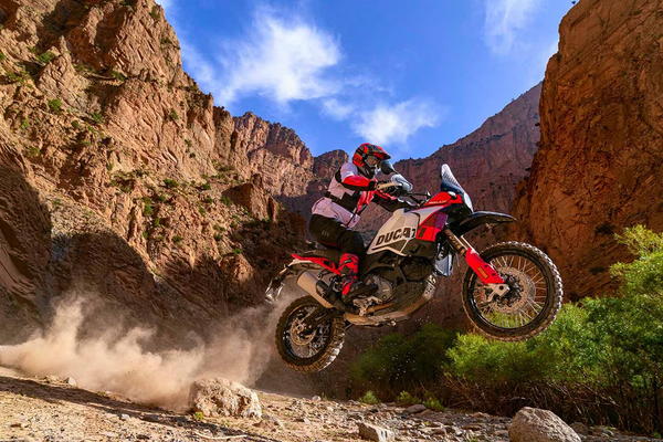 Desvelada la Ducati DesertX Rally: Donde la aventura no conoce límites