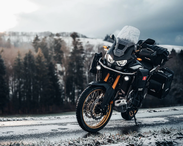 Los 7 mejores artículos para acampar en moto en invierno